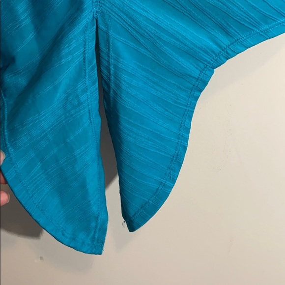 Turquoise blouse - Picture 3 of 5